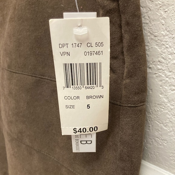 Women’s Dark Brown Suede with fringe at the bottom skirt. Size 5 - Picture 2 of 3